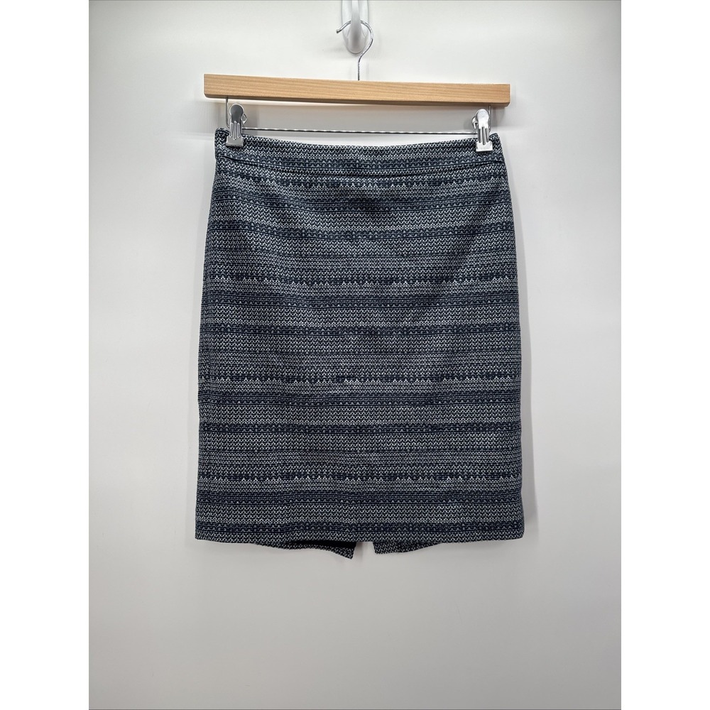 Ann Taylor Petite skirt textured navy white geometric tweed pattern fully lined.